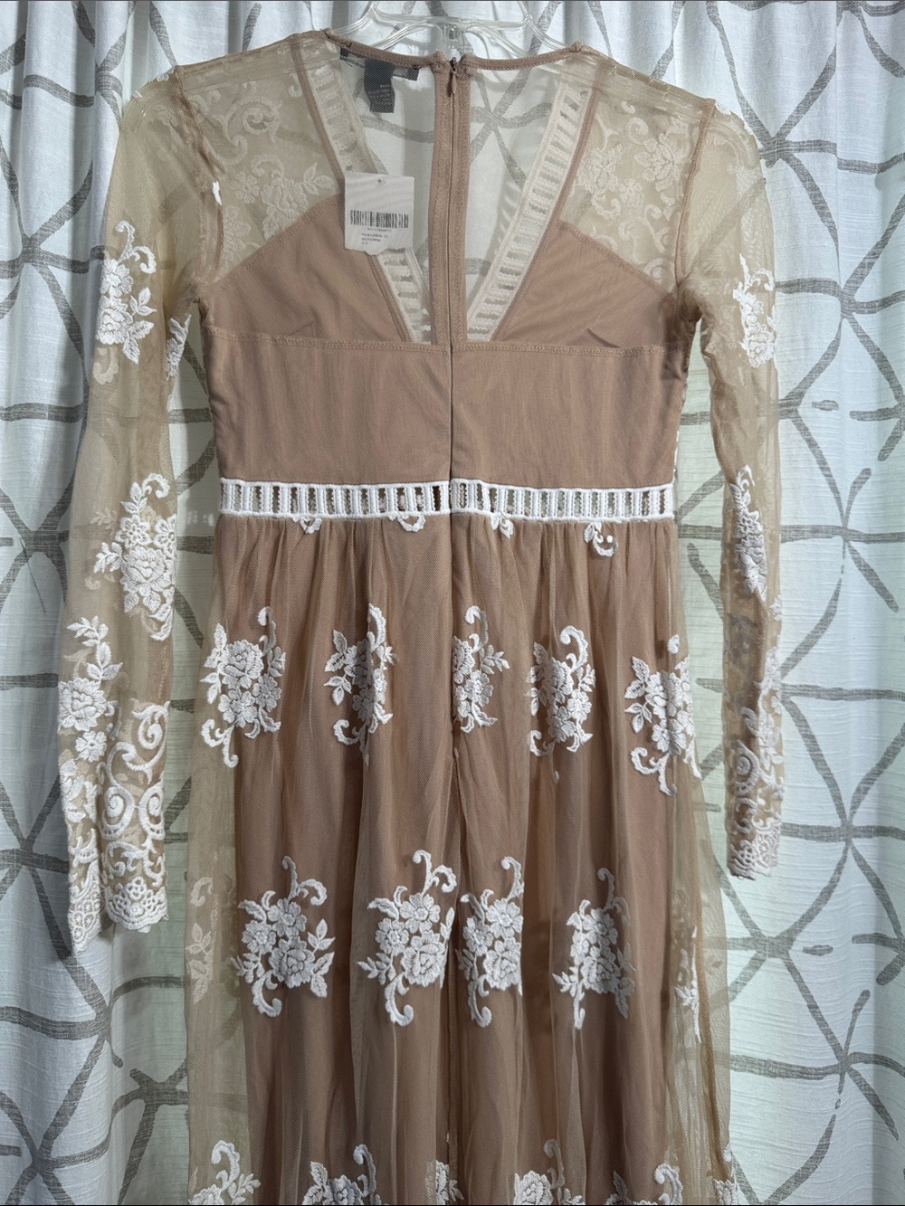 Forever 21 floral embroidered mesh maxi dress. - Picture 9 of 10